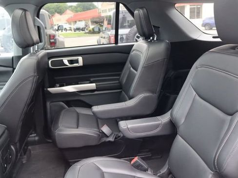 Used 2023 Ford Explorer XLT w/ Equipment Group 202A AWD/4WD image 25