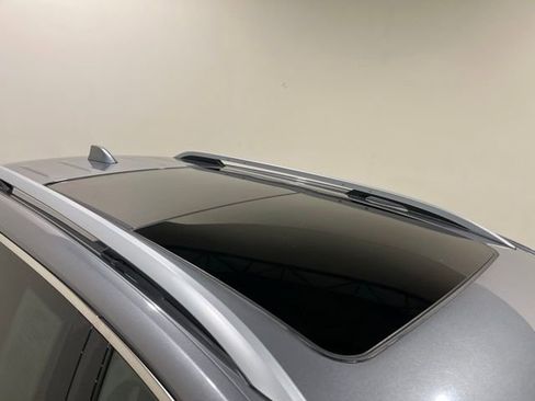 Used 2018 GMC Terrain SLT w/ Infotainment Package II AWD/4WD image 14