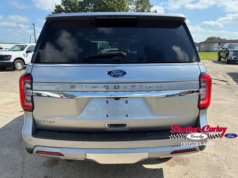 Used 2024 Ford Expedition Limited RWD image 12
