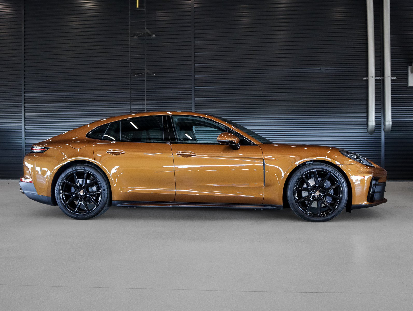 Used 2025 Porsche Panamera RWD image 12