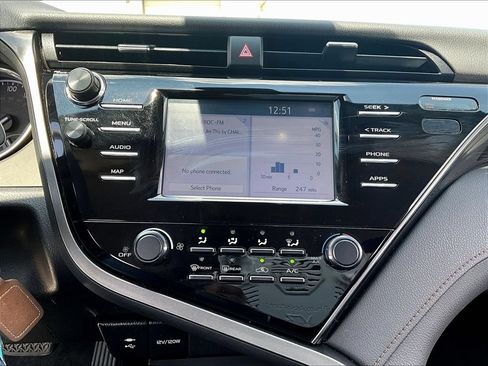 Used 2019 Toyota Camry LE FWD image 16
