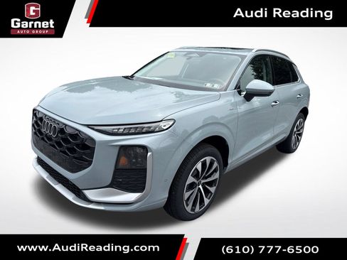 New 2026 Audi Q3 quattro 2.0T AWD/4WD image 1