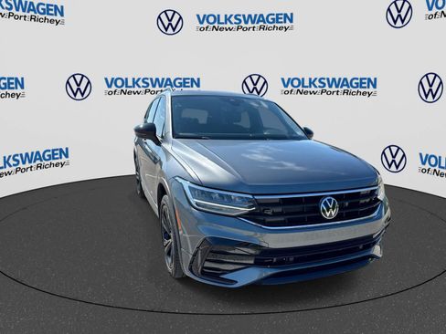 Used 2024 Volkswagen Tiguan SE R-Line FWD image 16