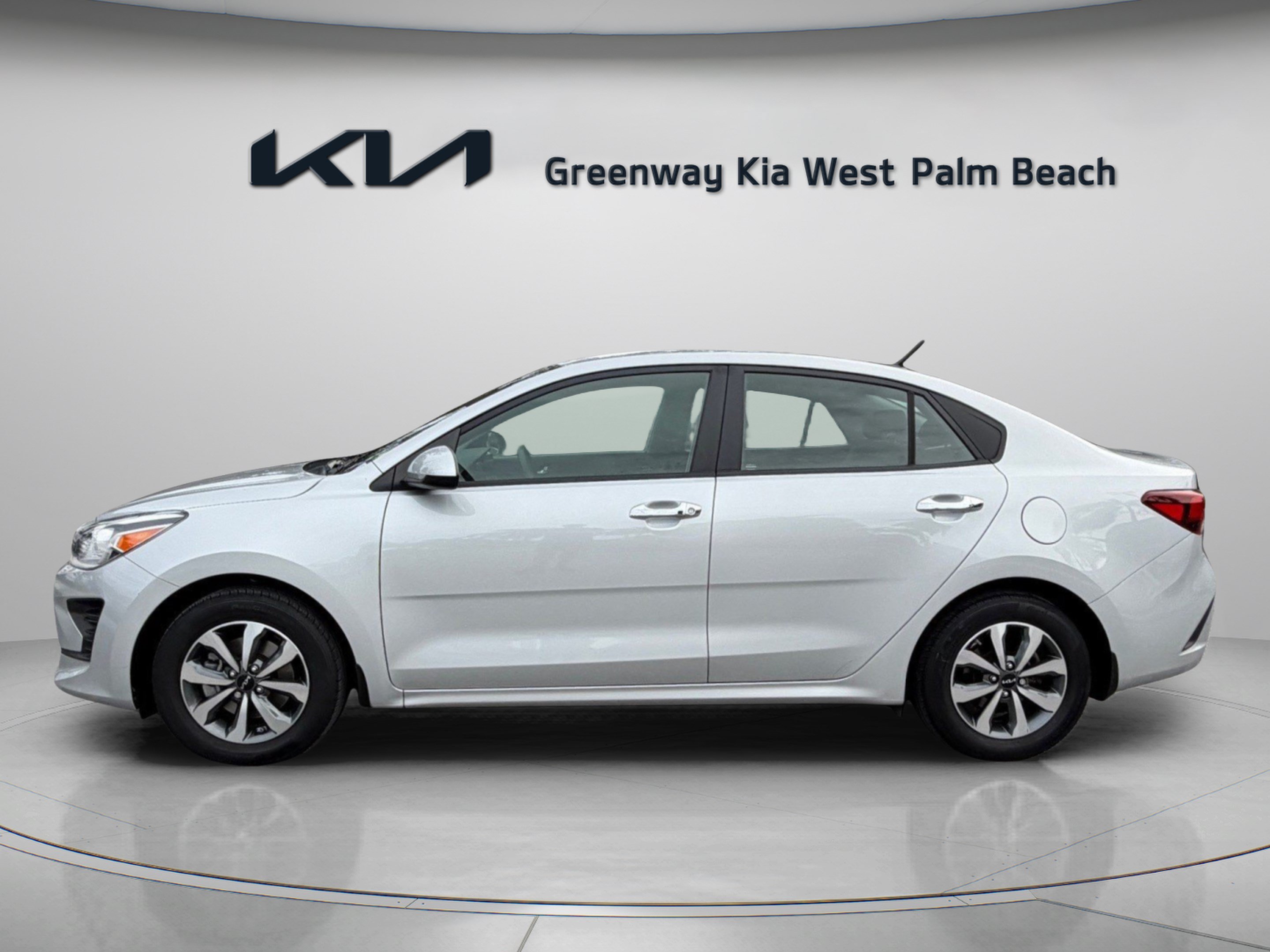 Used 2023 Kia Rio S w/ Technology Package FWD image 4