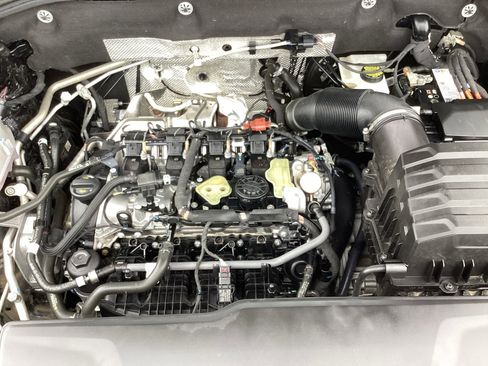 Used 2025 Volkswagen Atlas SE image 35