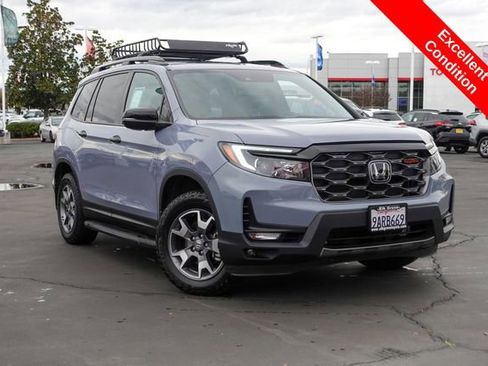 Used 2022 Honda Passport TrailSport image 2
