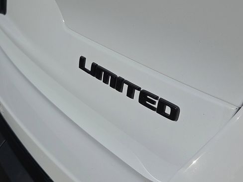 New 2025 Jeep Grand Cherokee L Limited w/ Luxury Tech Group II image 8