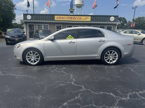 Used 2013 Lexus ES 350 w/ Luxury Pkg FWD image 2