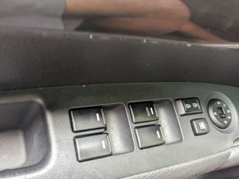 Used 2012 Kia Sorento FWD image 35