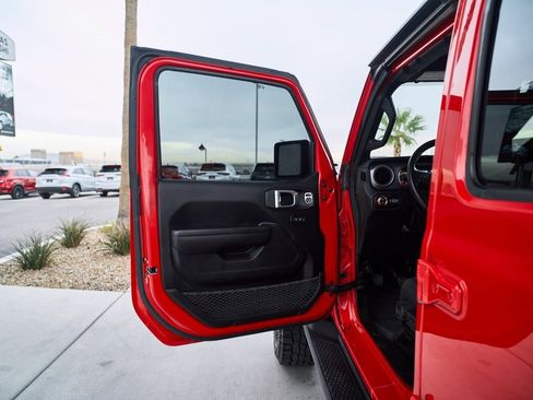 Used 2021 Jeep Gladiator Sport image 20