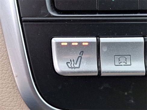 Used 2019 Mercedes-Benz GLA 250 4MATIC w/ Premium Package image 25