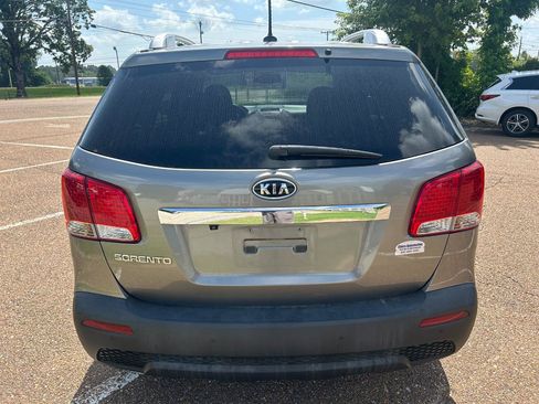 Used 2011 Kia Sorento 2WD w/ Convenience Pkg image 6