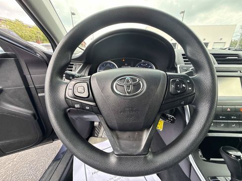 Used 2016 Toyota Camry LE FWD image 9