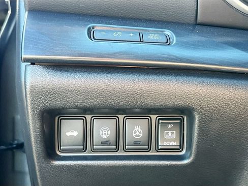Used 2023 Nissan Maxima Platinum w/ Sport Mat Group FWD image 10