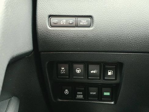 Used 2019 Nissan Rogue SV AWD/4WD image 31