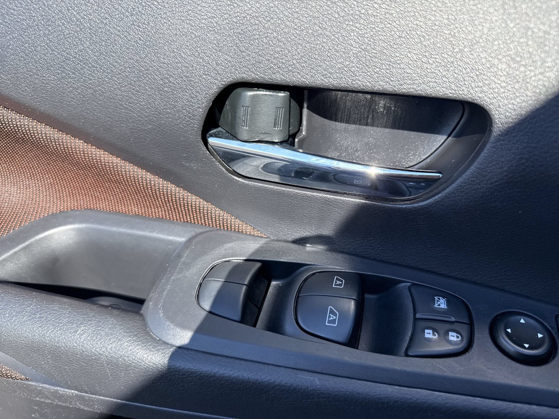 Used 2023 Nissan Kicks SR FWD image 30
