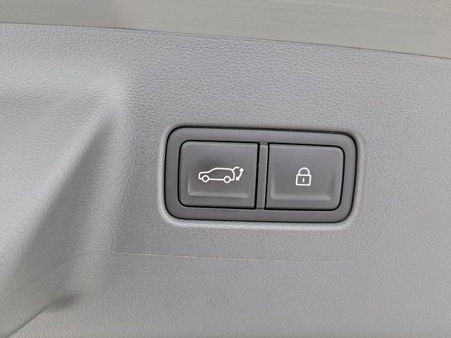 Used 2025 Hyundai Santa Fe SEL FWD image 26