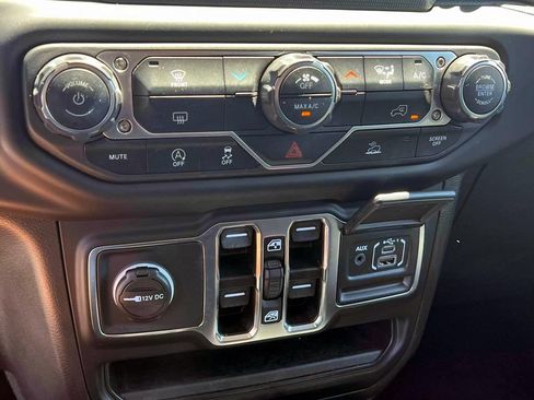Used 2023 Jeep Wrangler Unlimited Sport AWD/4WD image 31