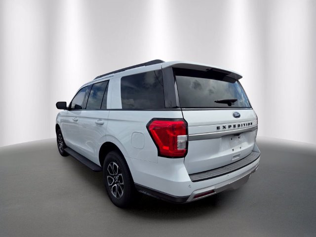 Used 2023 Ford Expedition XLT AWD/4WD image 2