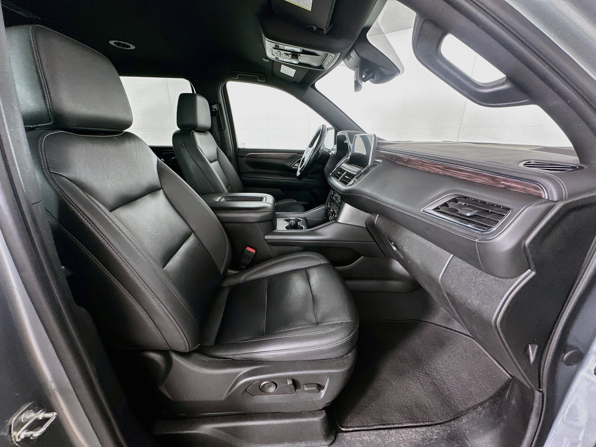 Used 2023 Chevrolet Tahoe LT w/ Luxury Package RWD image 33