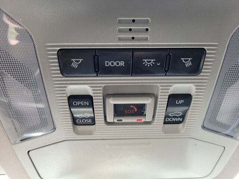 Used 2021 Toyota RAV4 XLE Premium image 36