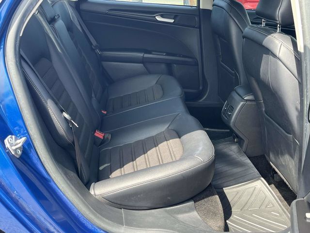 Used 2018 Ford Fusion SE w/ Equipment Group 201A FWD image 21