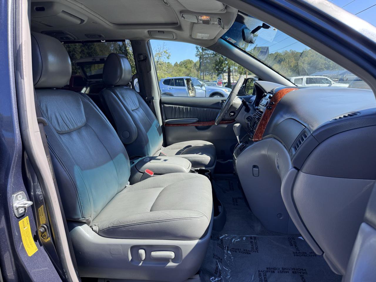 Used 2009 Toyota Sienna XLE Limited FWD image 14