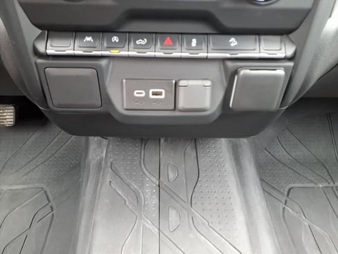 Used 2024 Chevrolet Silverado 1500 Custom Trail Boss AWD/4WD image 28