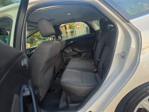 Used 2012 Ford Focus Titanium w/ Titanium Handling Pkg FWD image 39