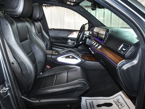 Used 2025 Mercedes-Benz GLS 450 4MATIC image 60