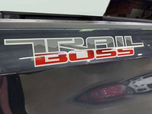 Used 2021 Chevrolet Silverado 1500 Custom Trail Boss w/ LPO, Dark Essentials Package AWD/4WD image 25
