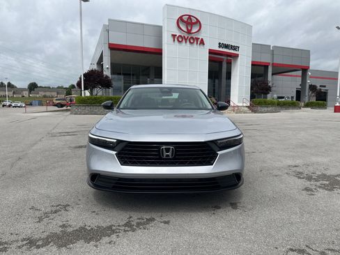 Used 2025 Honda Accord SE image 2