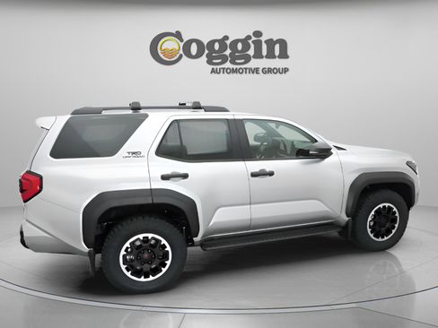 Used 2025 Toyota 4Runner TRD Off-Road Premium image 10