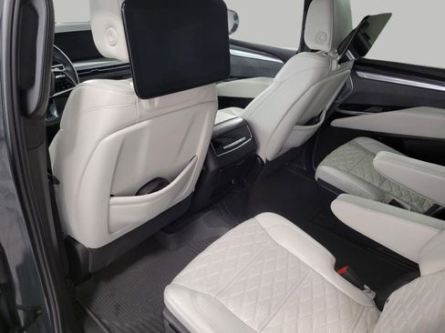 Certified 2025 Cadillac Escalade V w/ LPO, Floor Liner Package AWD/4WD image 22