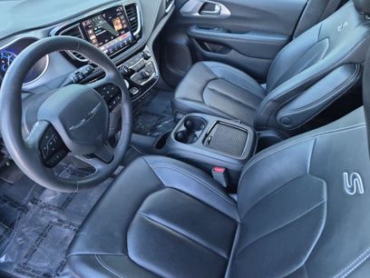 Used 2024 Chrysler Pacifica Limited