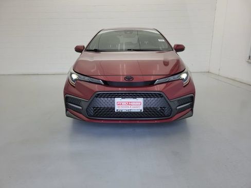 Used 2022 Toyota Corolla SE FWD image 3