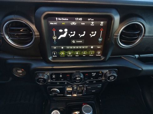 Used 2022 Jeep Gladiator Overland w/ Popular Equipment Package image 4