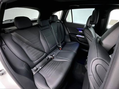 Used 2026 Mercedes-Benz GLC 300 image 16