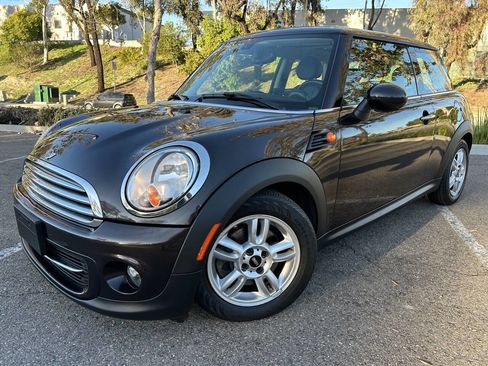 Used 2013 MINI Cooper Hardtop image 1