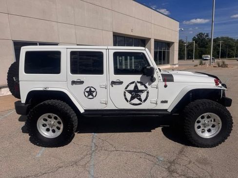 Used 2014 Jeep Wrangler Unlimited Sahara AWD/4WD image 2
