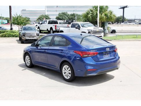 Used 2022 Hyundai Accent SE FWD image 4