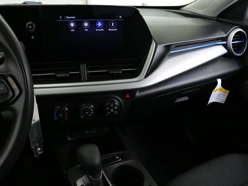 Used 2024 Chevrolet Trax LS image 19