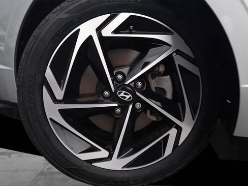 Used 2024 Hyundai Sonata SEL w/ Convenience Package FWD image 3