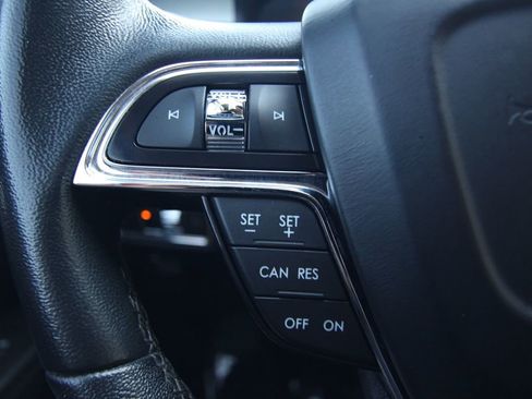 Used 2023 Lincoln Nautilus FWD w/ Premium Package image 22