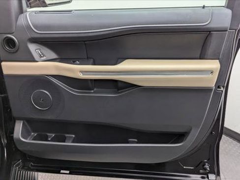 Used 2024 Ford Expedition Max Limited image 19