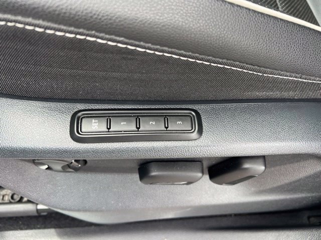 Used 2023 Volkswagen Tiguan SEL R-Line AWD/4WD image 34