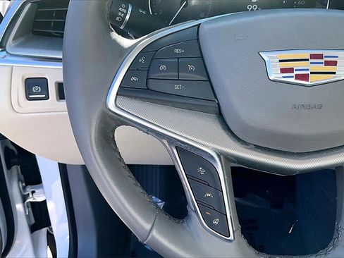 Certified 2022 Cadillac XT5 Premium Luxury image 11