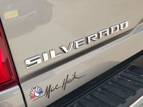 Used 2024 Chevrolet Silverado 2500 LTZ w/ LTZ Premium Package AWD/4WD image 33