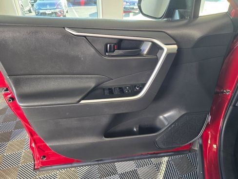 Used 2021 Toyota RAV4 LE image 20