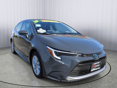 Used 2023 Toyota Corolla XLE image 1